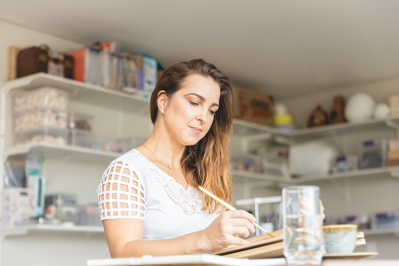 Começar 47 imagem Diana Magalhães pintando