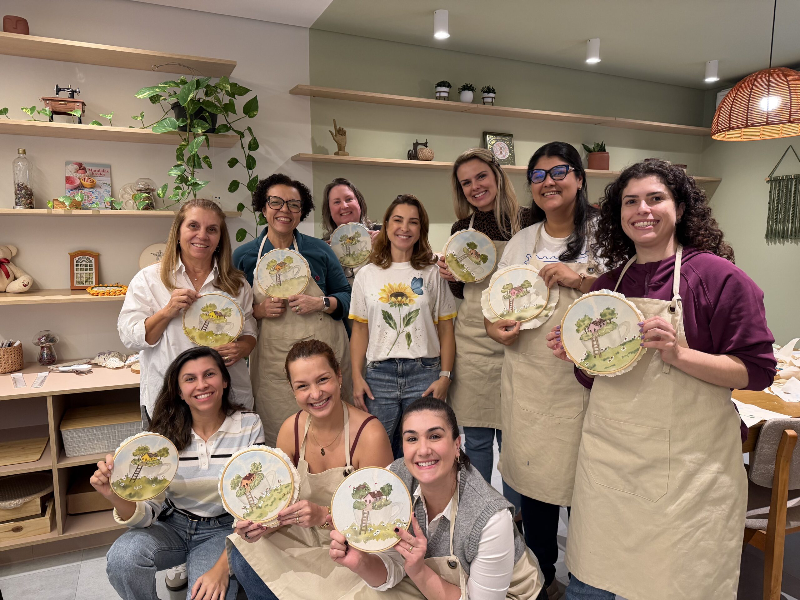 Comece aqui 10 turma de mulheres oficina de aquarela em tecido Diana Magalhaes Camila camomila atelier